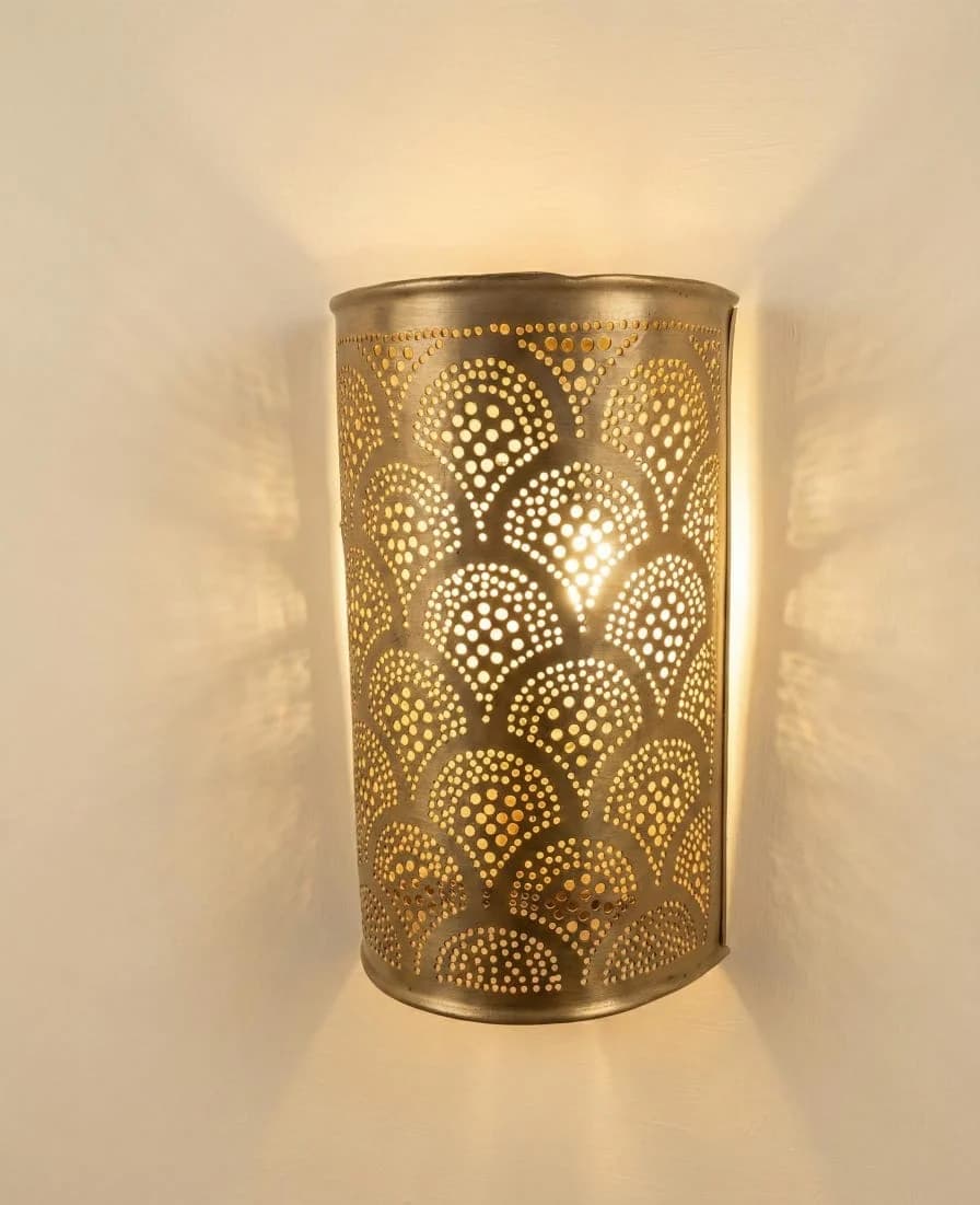 Gold Tone Fan Pattern Wall Sconce
