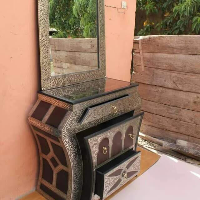 Moucharabieh Console -- view 2