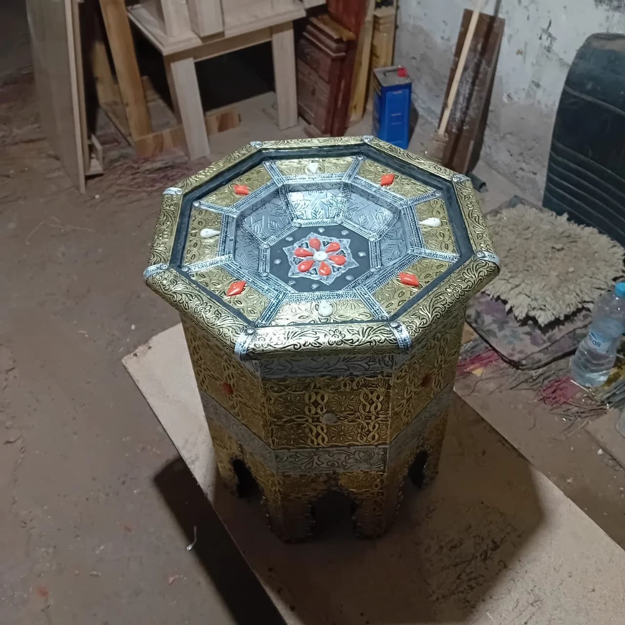 nacre octagonal — side table -- view 3